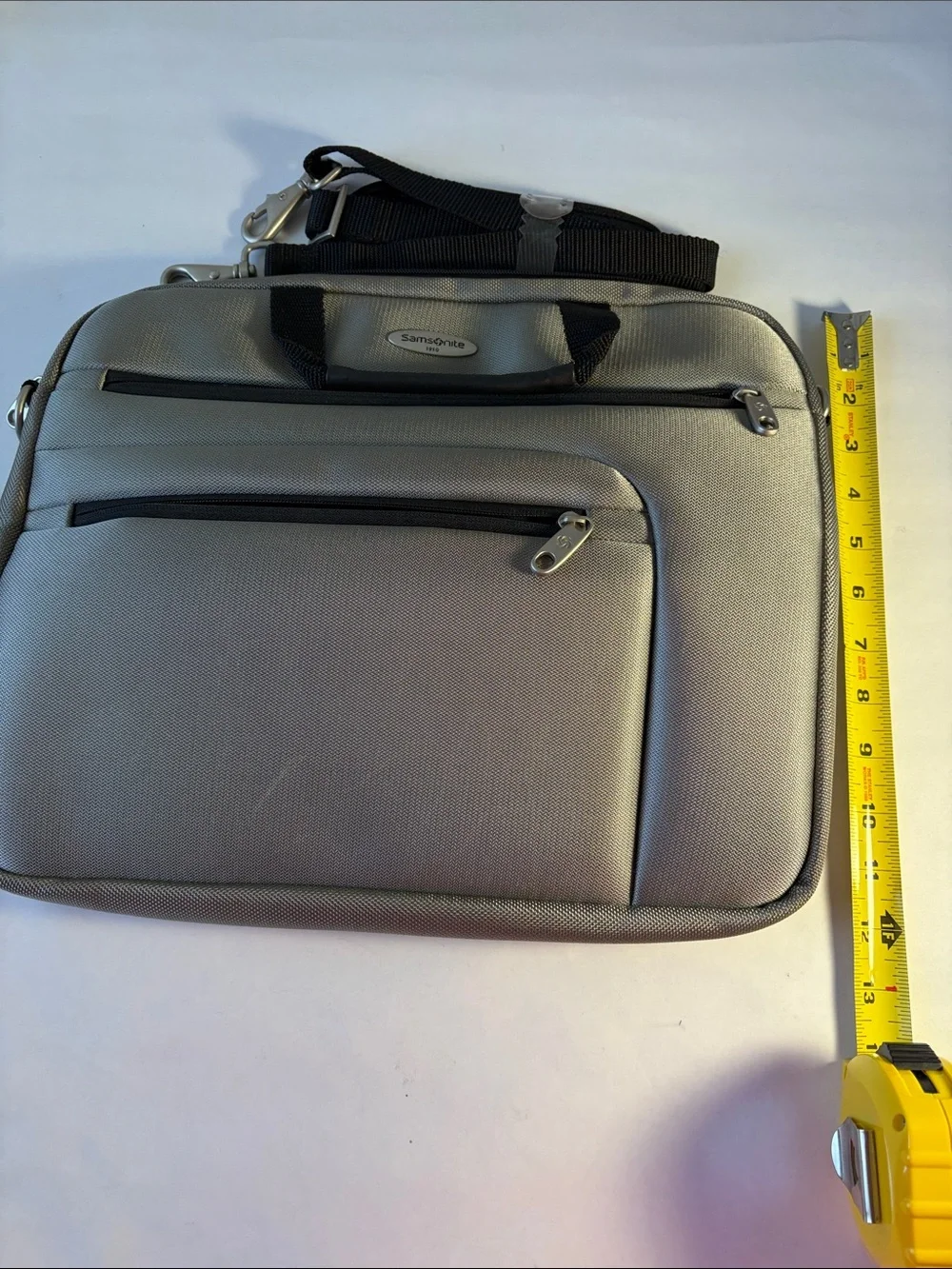 Samsonite Silver-Gray Laptop Briefcase with Detachable Strap